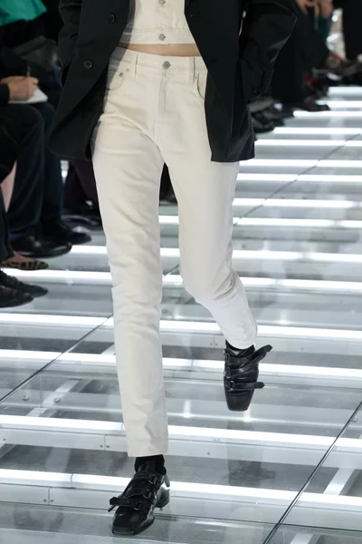 Look 3
